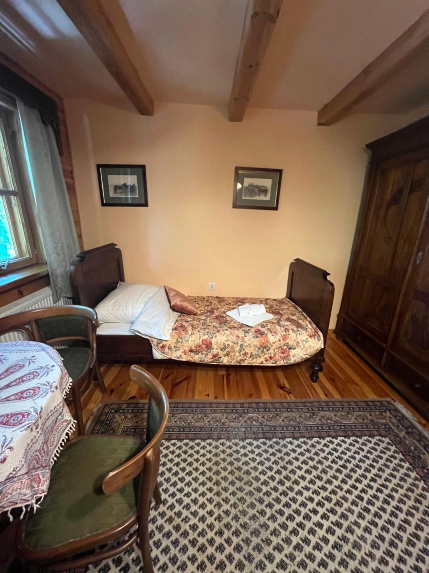 Dwor Zascianek Hotel Sarnaki Bagian luar foto